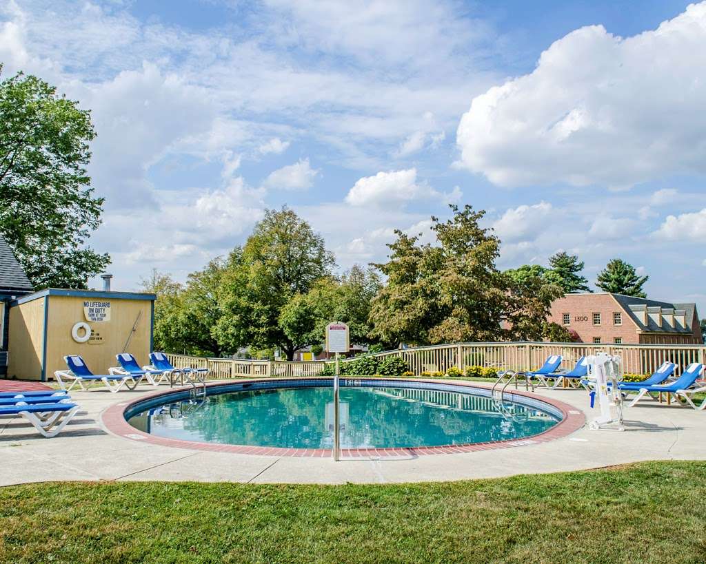 Clarion Inn Strasburg - Lancaster | 1400 Historic Dr, Strasburg, PA 17579, USA | Phone: (717) 687-7691