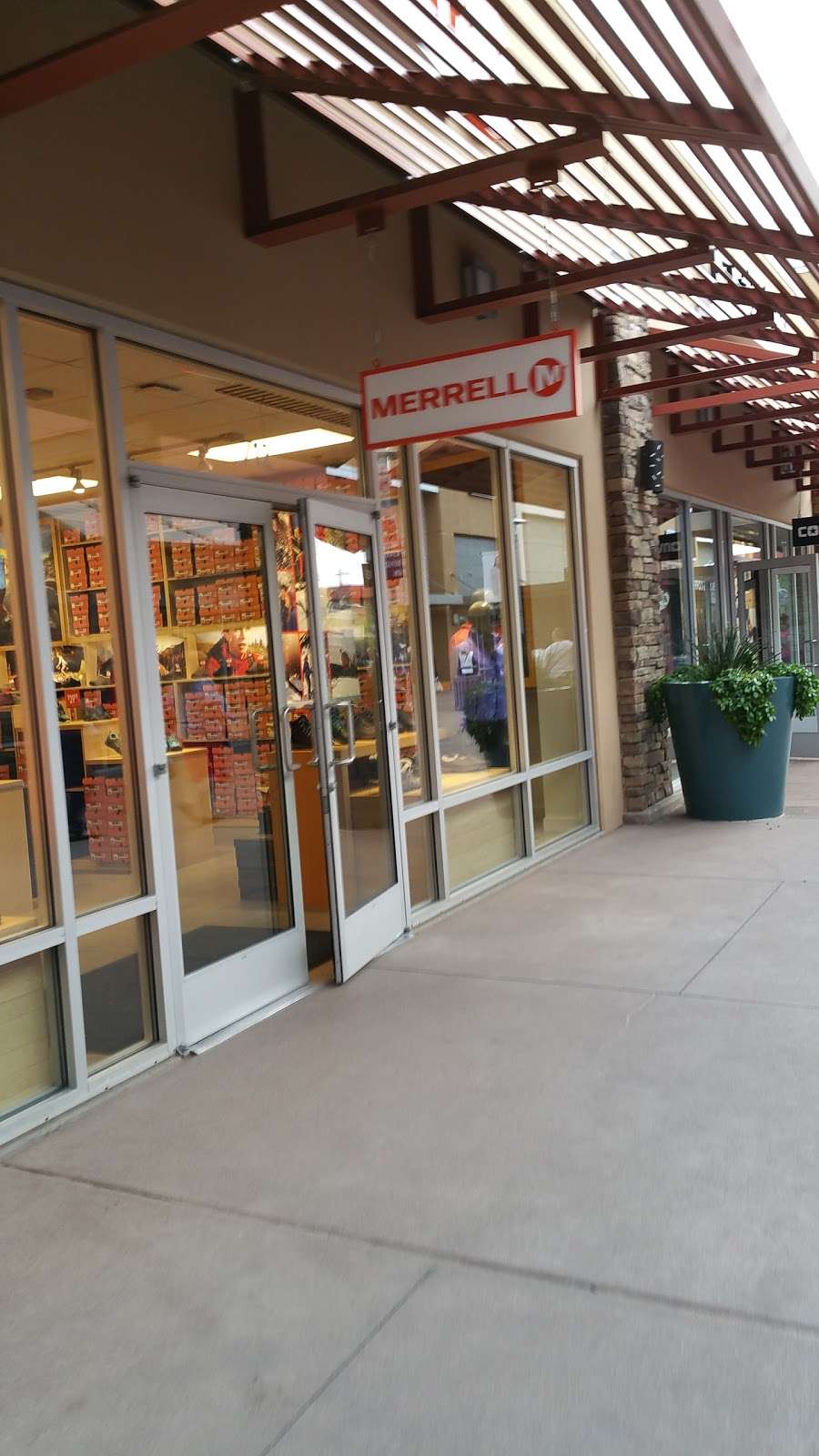 Merrell | 4976 Premium Outlets Way Suite 712, Chandler, AZ 85226, USA | Phone: (480) 639-1779