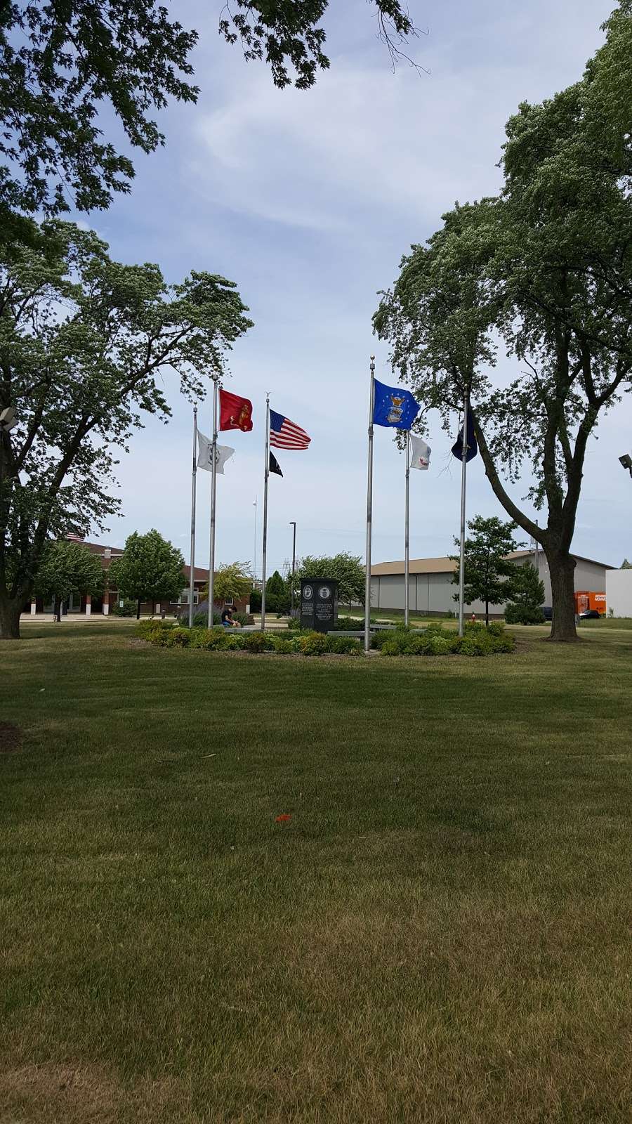 Veterans Memorial Park | 552 W Rawson Ave, Oak Creek, WI 53154, USA