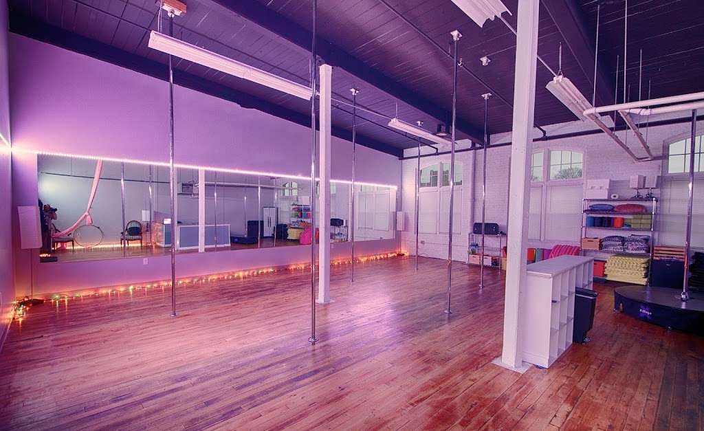 RI Pole Space | 15 Moshassuck Rd #3d, Lincoln, RI 02865, USA | Phone: (401) 305-0753