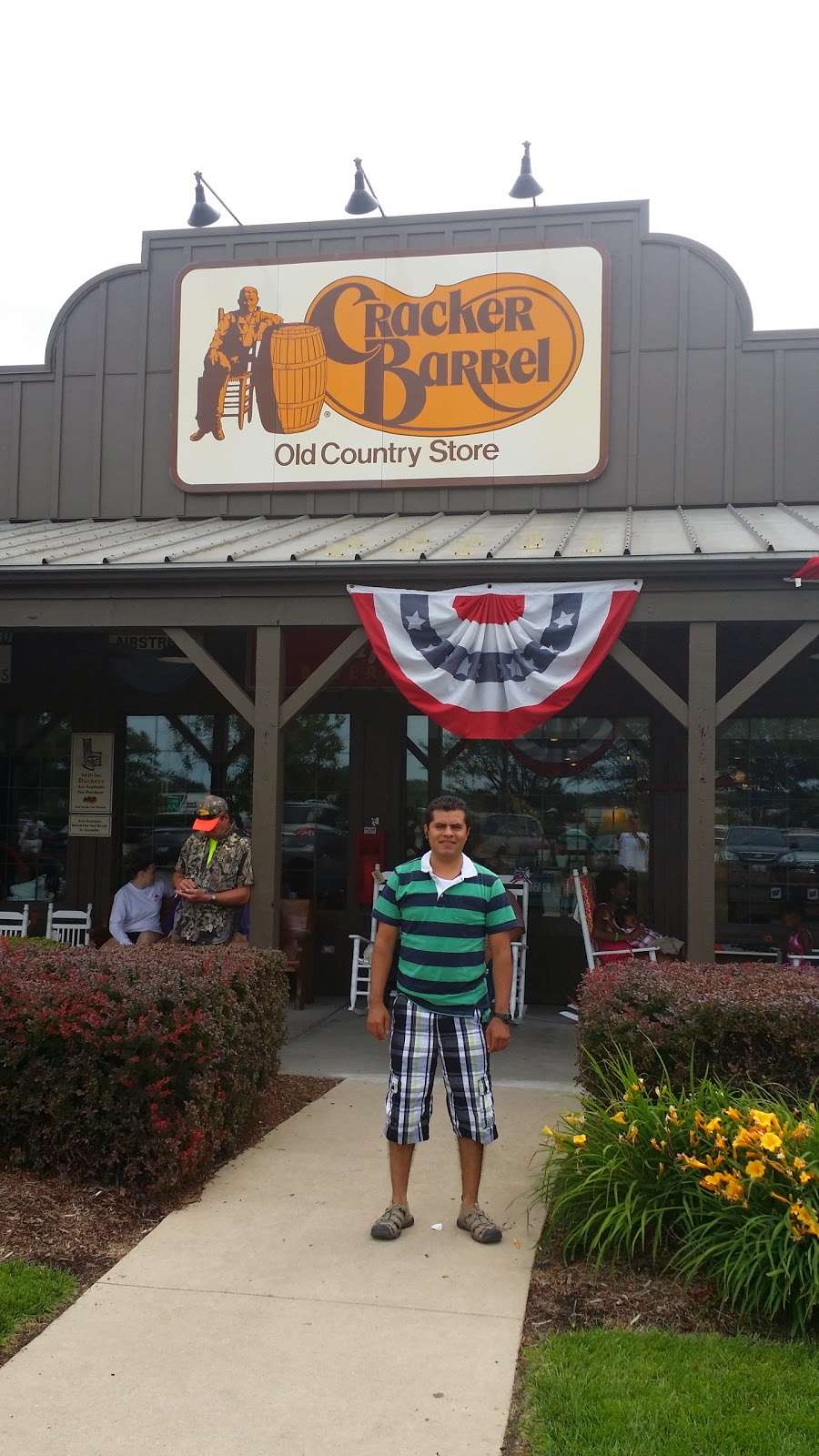 Cracker Barrel Old Country Store | 5706 Northridge Dr, Gurnee, IL 60031, USA | Phone: (847) 244-1512