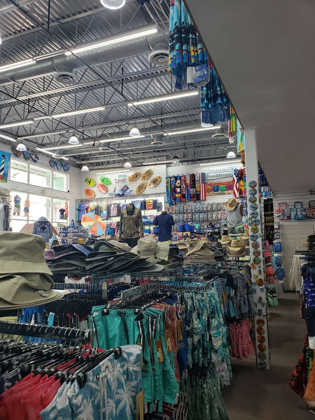 Alvins Island Tropical Department Store | 826 E 3rd Ave, New Smyrna Beach, FL 32169, USA | Phone: (386) 424-6989