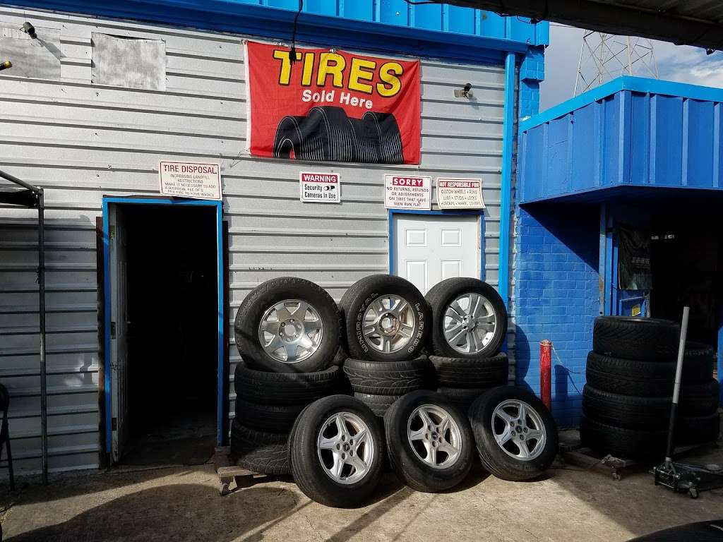 In & Out Tire & Wheel | 3850 Synott Rd, Houston, TX 77082, USA | Phone: (832) 651-2066