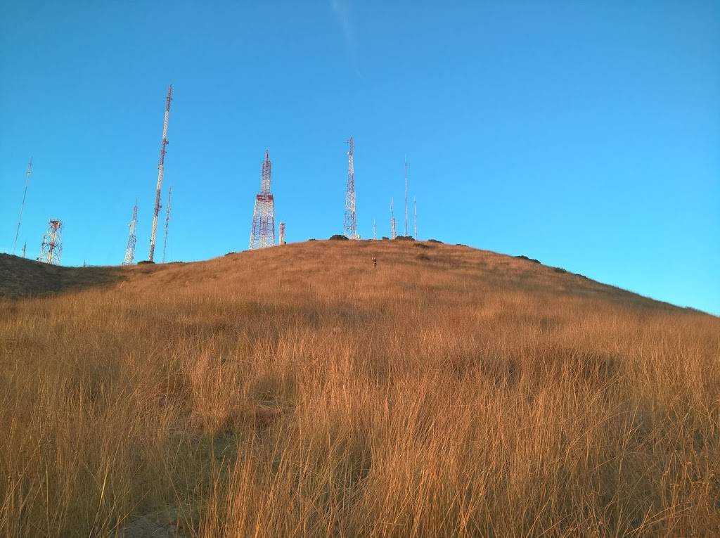 Cerro Colorado | Canon, Bugambilias, 22127 Tijuana, B.C., Mexico