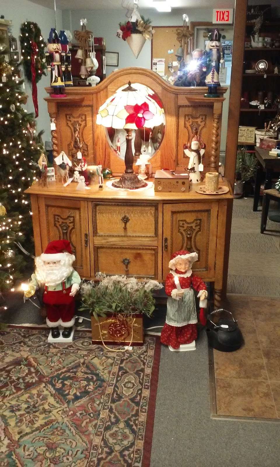 Antique Warehouse | 2300 US-34, Sandwich, IL 60548 | Phone: (815) 786-7788