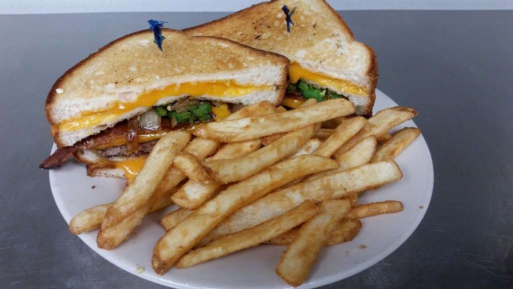 Cleveland Pub & Grill | 14000 W Cleveland Ave, New Berlin, WI 53151, USA | Phone: (262) 754-5337