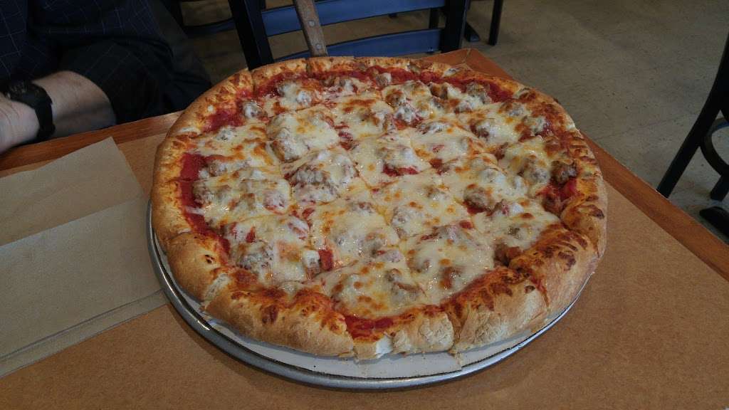Wise Guys Pizzeria | 375 E State St, South Elgin, IL 60177 | Phone: (847) 742-0222