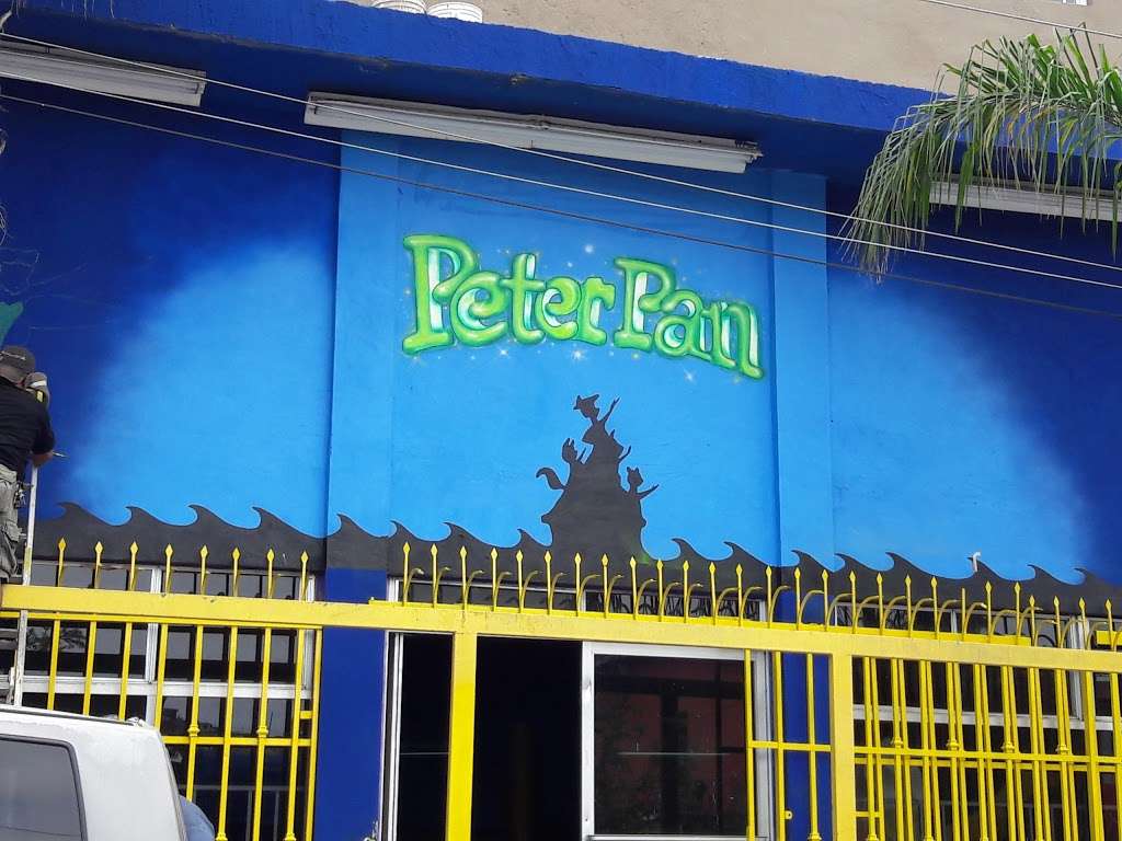 Salon Peter Pan | Bustamante 2, Jardines del Rubi, 22637 Tijuana, B.C., Mexico