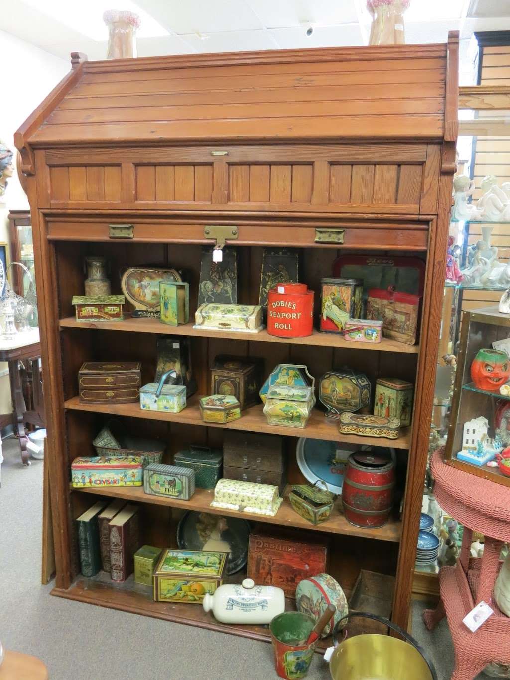 Crossroads Antiques | 1122 W Dallas St, Conroe, TX 77301, USA | Phone: (936) 539-5113