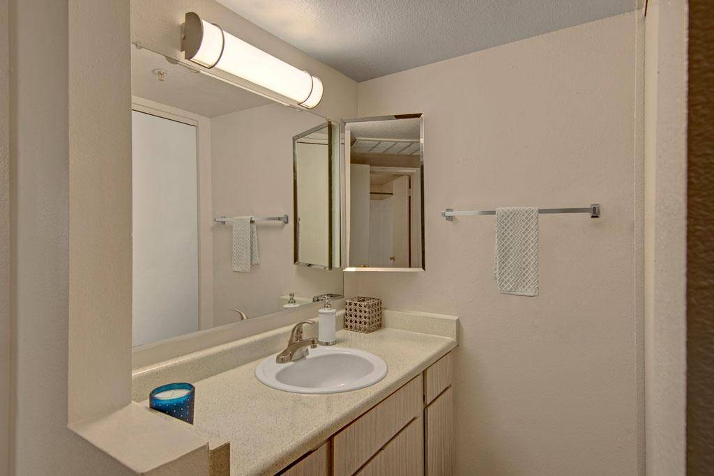 Stillwater Apartments | 7711 N 51st Ave, Glendale, AZ 85301, USA | Phone: (623) 939-1775