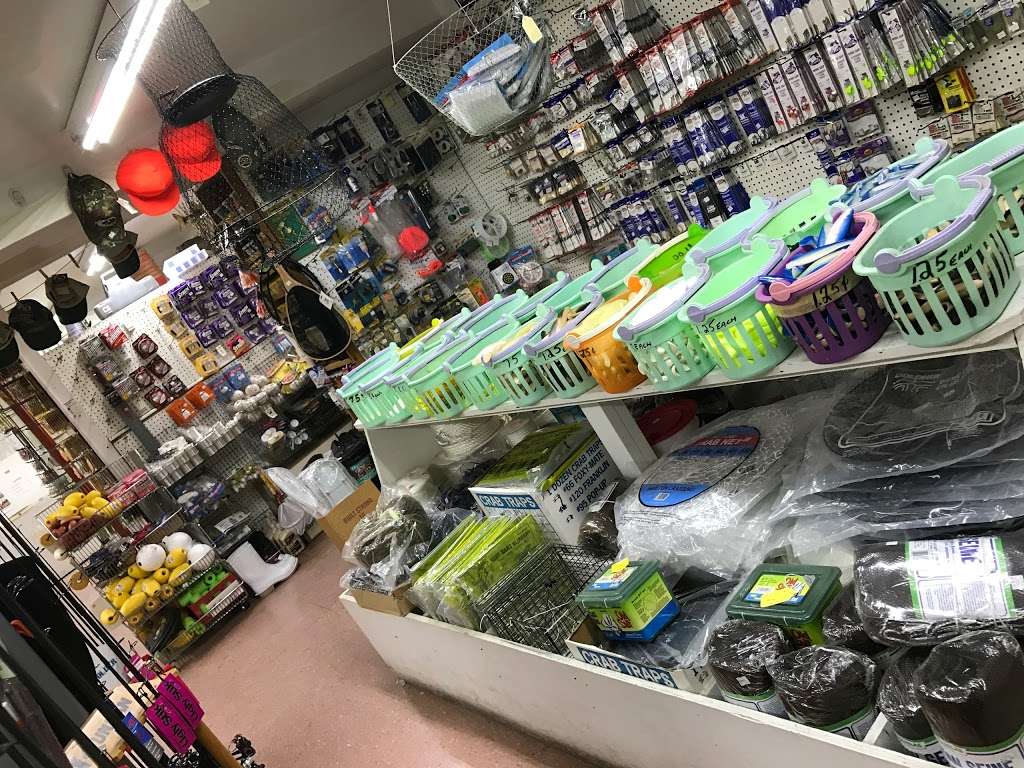 Fearls Bait & Tackle | 7002 North Point Rd, Sparrows Point, MD 21219, USA | Phone: (410) 388-0180