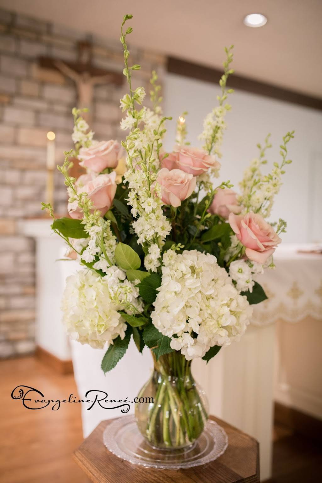 Rose’s Bouquets: A Weddings-Only Florist | 12922 Garnet Hill, Fort Wayne, IN 46845, USA | Phone: (260) 602-7311