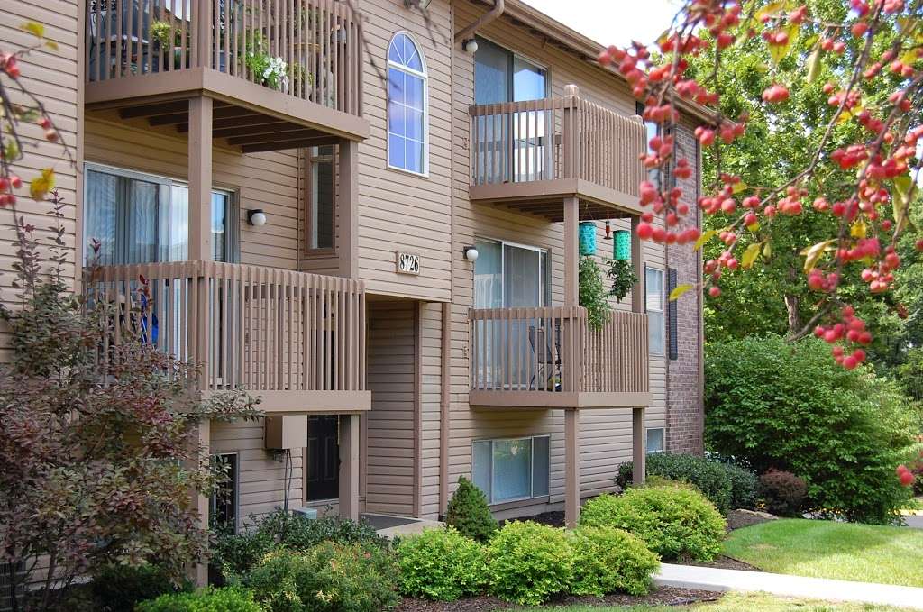 The Retreat at Mill Creek Apartments | 8714 Pflumm Ct, Lenexa, KS 66215, USA | Phone: (844) 554-9391