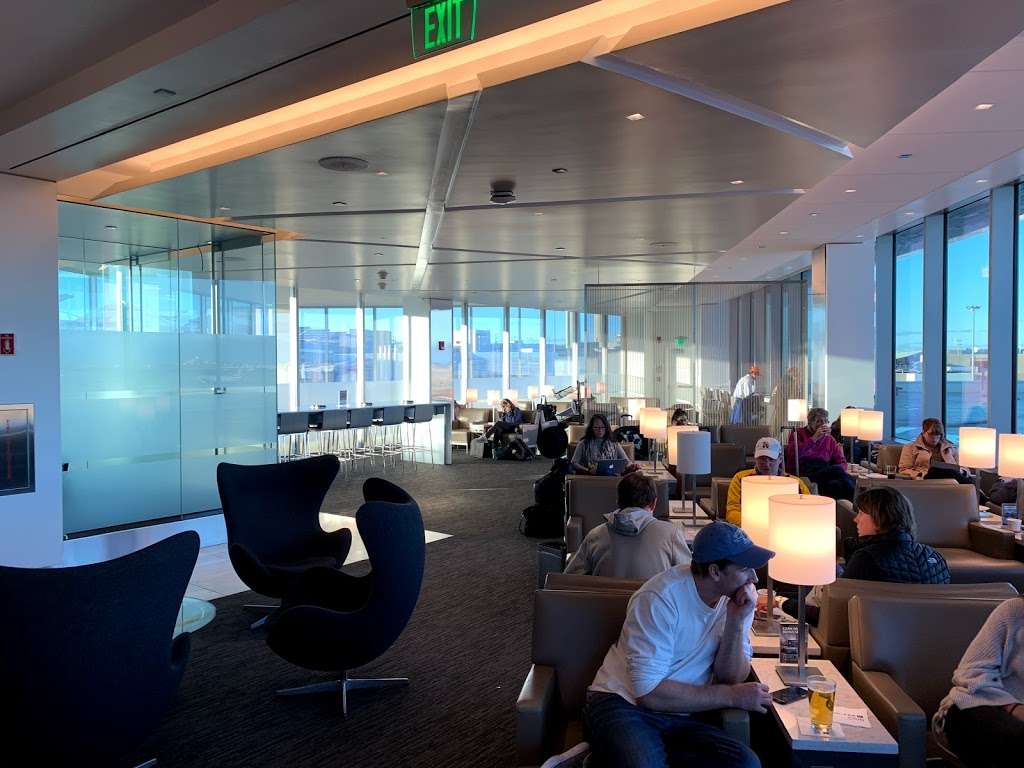 United Club | 1 Harborside Dr, Boston, MA 02128, USA