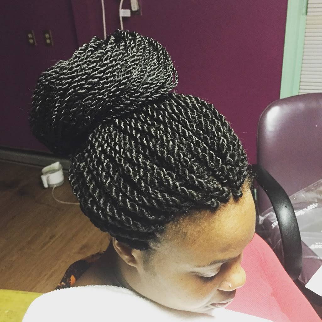 Chic Hair Braiding | 611 Summit Ave, Greensboro, NC 27405, USA | Phone: (336) 375-4697