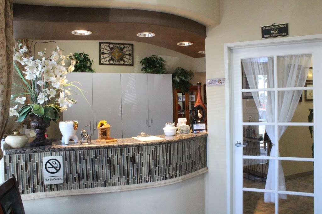 Dr. Mark C. Roberts, D.D.S. Family Dentistry | 6025 Warner Ave, Huntington Beach, CA 92647 | Phone: (714) 847-0100