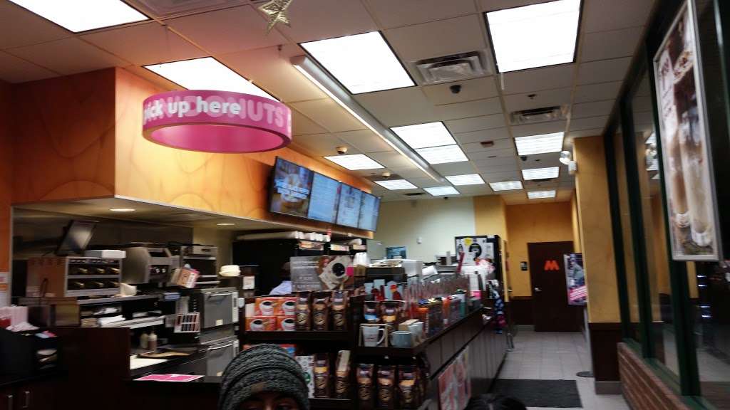 Dunkin Donuts | 142 S Gary Ave Ste 109, Bloomingdale, IL 60108, USA | Phone: (630) 582-3360