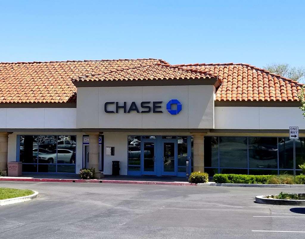 Chase Bank | 4007 W Ave L, Lancaster, CA 93536, USA | Phone: (661) 943-4023