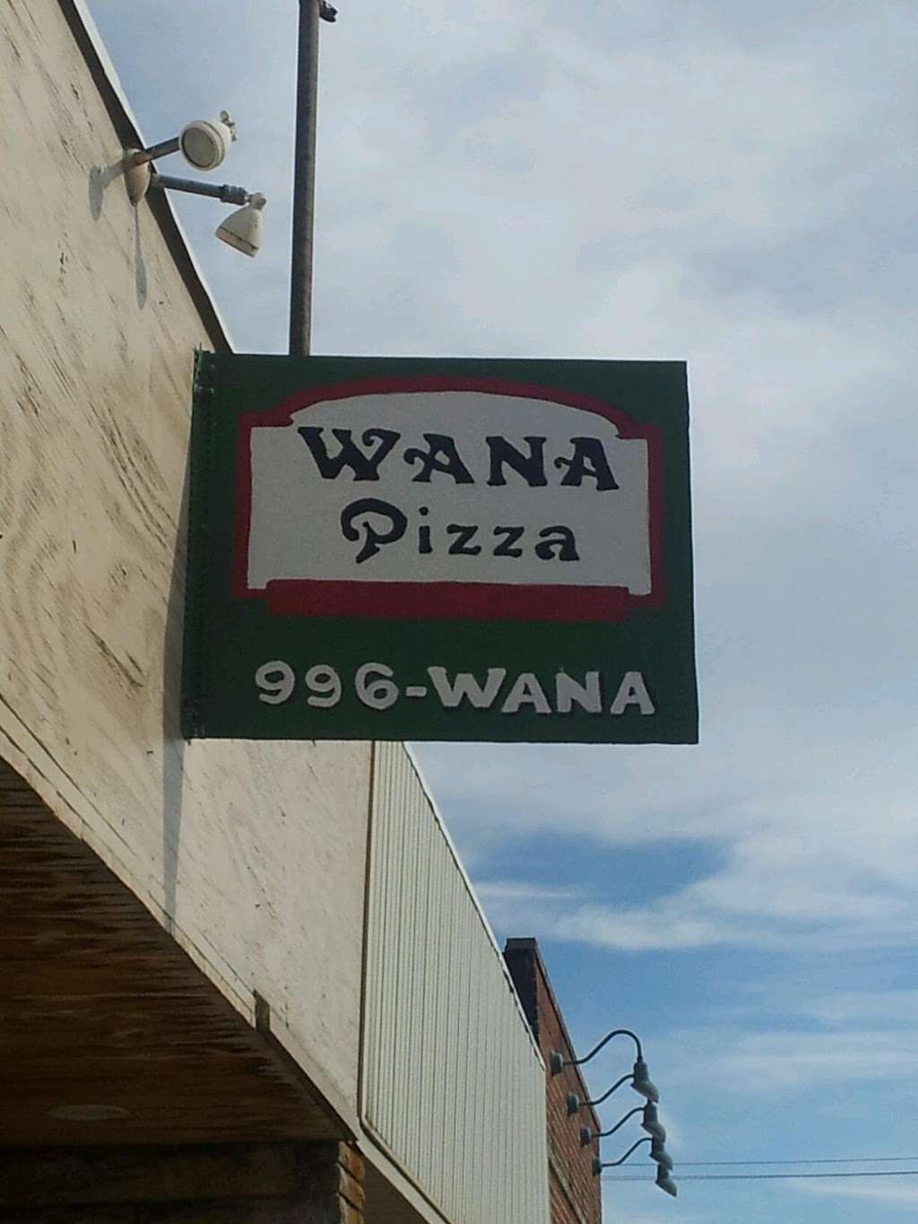 WANA Pizza - Hebron | 618 Front St, Hebron, IN 46341, USA | Phone: (219) 996-9262