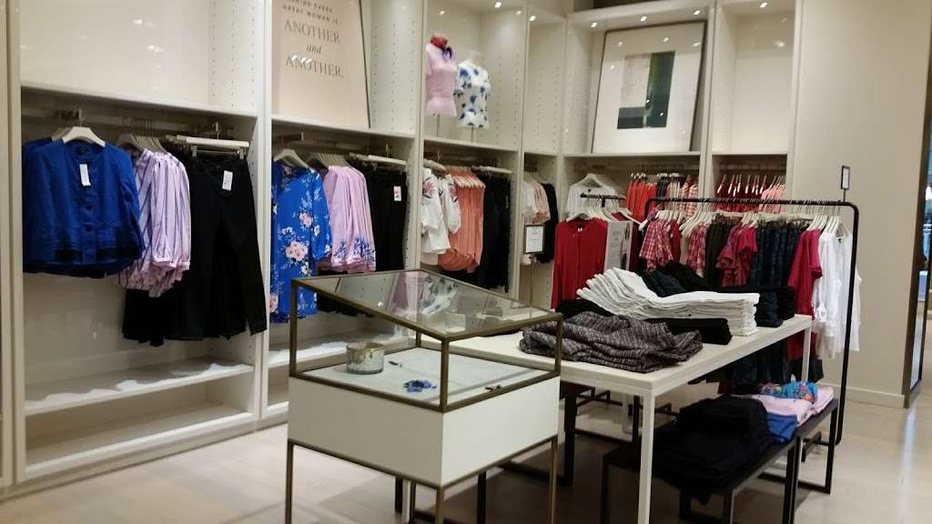 Ann Taylor | 230 Montgomery Mall, North Wales, PA 19454, USA | Phone: (215) 361-1049