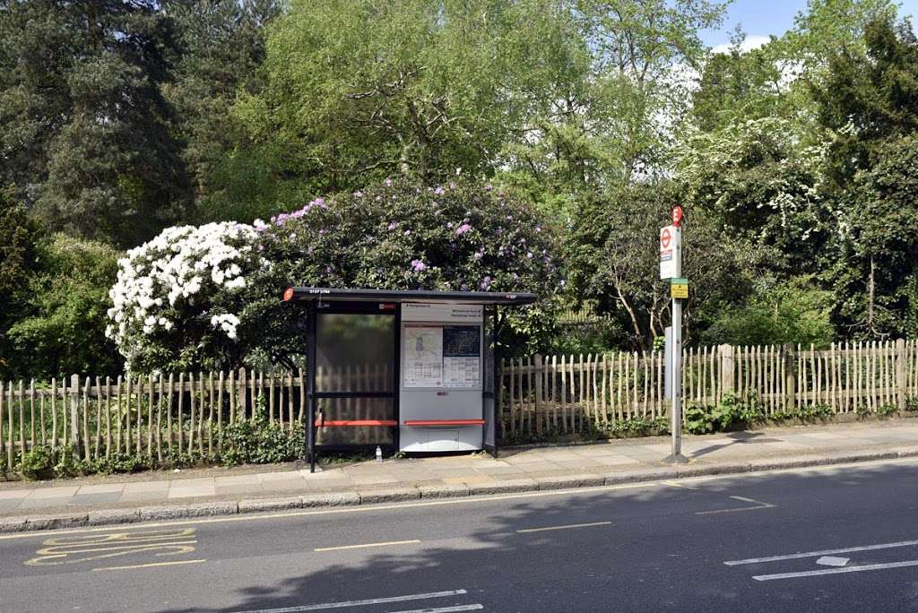 Whitestone Pond Jack Straws Castle (Stop E) | Hampstead, London NW3 6SR, UK