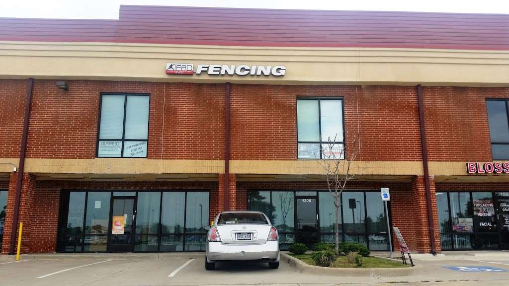 International Fencers Alliance of Dallas | 2d floor; NE corner- near Office Depot, 2640 Old Denton Rd Suite 212, Carrollton, TX 75007, USA | Phone: (214) 669-9592