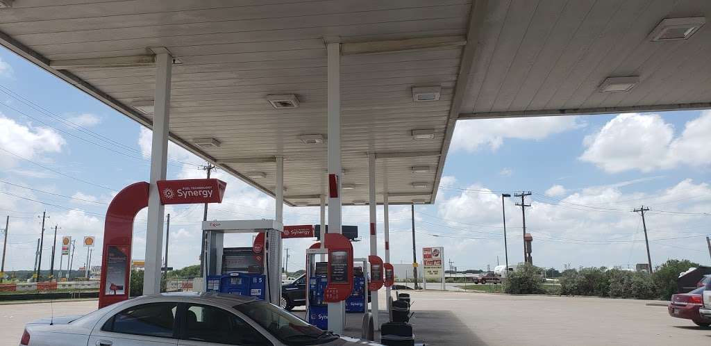 Exxon | 20275 Interstate Hwy 37, Elmendorf, TX 78112, USA | Phone: (210) 621-0221