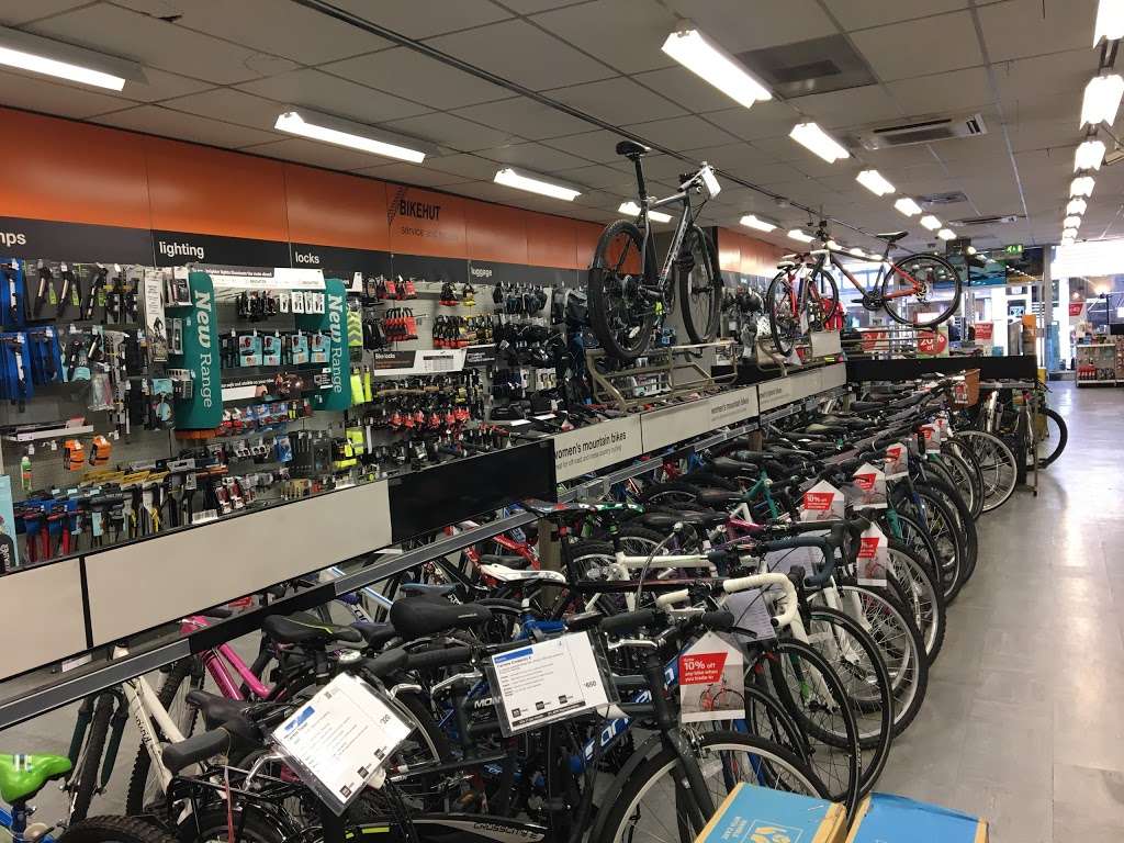 Halfords - Kingston Upon Thames Store | 27 Thames St, Kingston upon Thames KT1 1PH, UK | Phone: 020 8546 0851