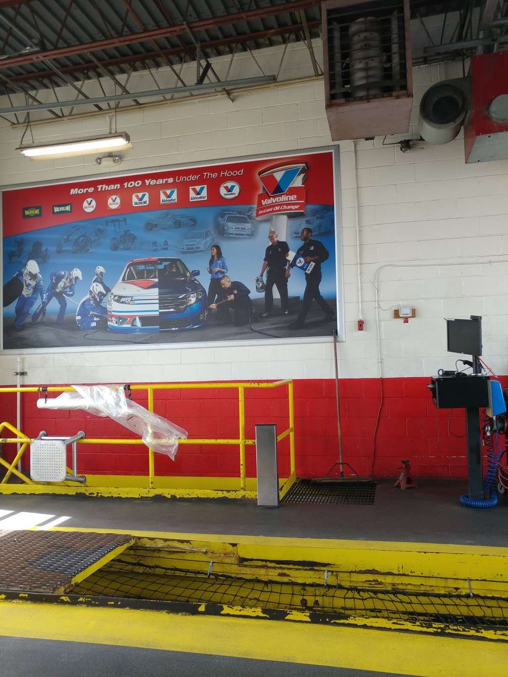 Valvoline Instant Oil Change | 372 NY-211, Middletown, NY 10940, USA | Phone: (845) 341-1186