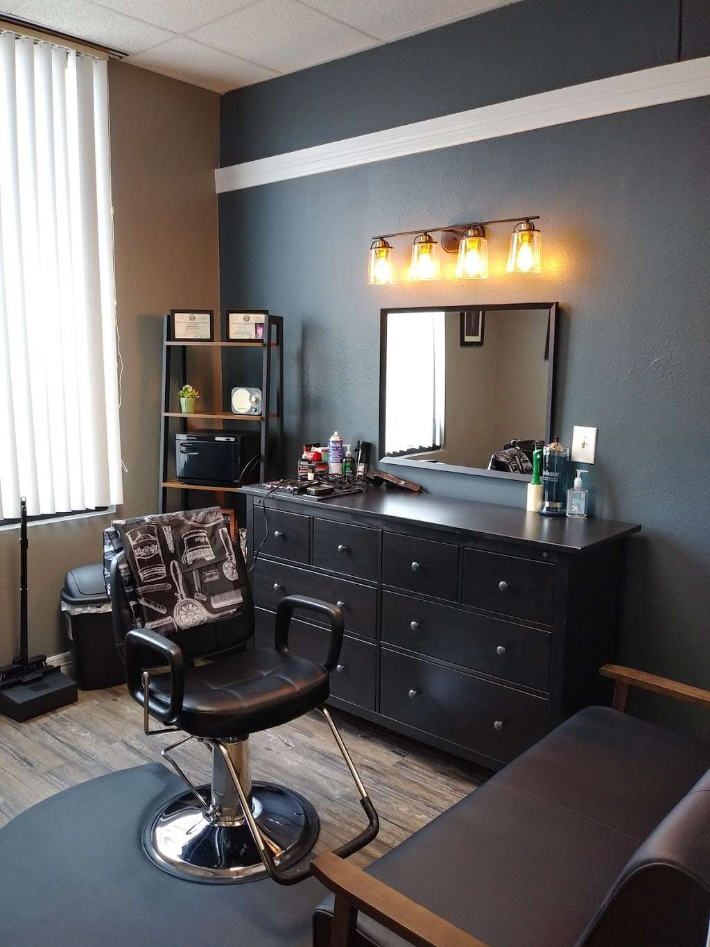 Jessicuts Salon | 665 W Lyndon B Johnson Fwy suite 233, Irving, TX 75063 | Phone: (682) 226-4458