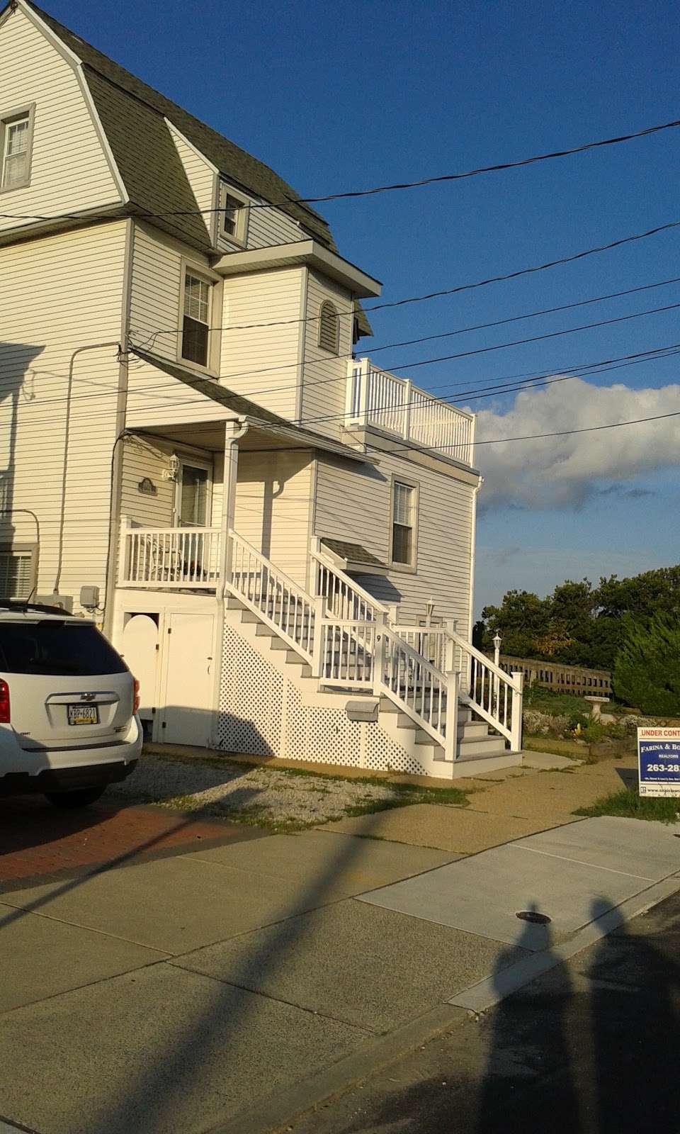 Dolphin House | 9 49th St, Sea Isle City, NJ 08243, USA | Phone: (609) 263-1558