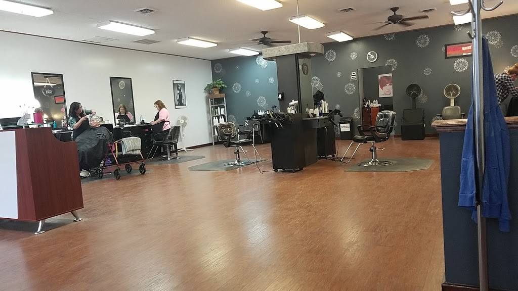 Hair In the Highlands | 110 W Fletcher Ave, Lincoln, NE 68521, USA | Phone: (402) 476-4247