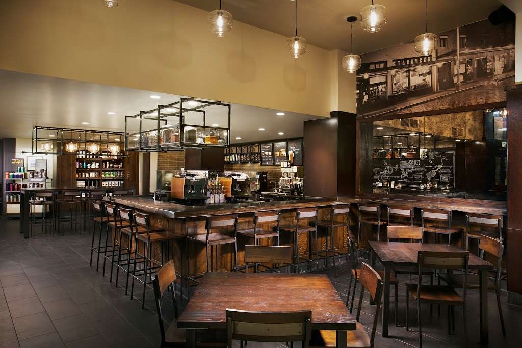 Starbucks Hilton Rosemont | 5550 N River Rd, Rosemont, IL 60018, USA | Phone: (847) 928-6201