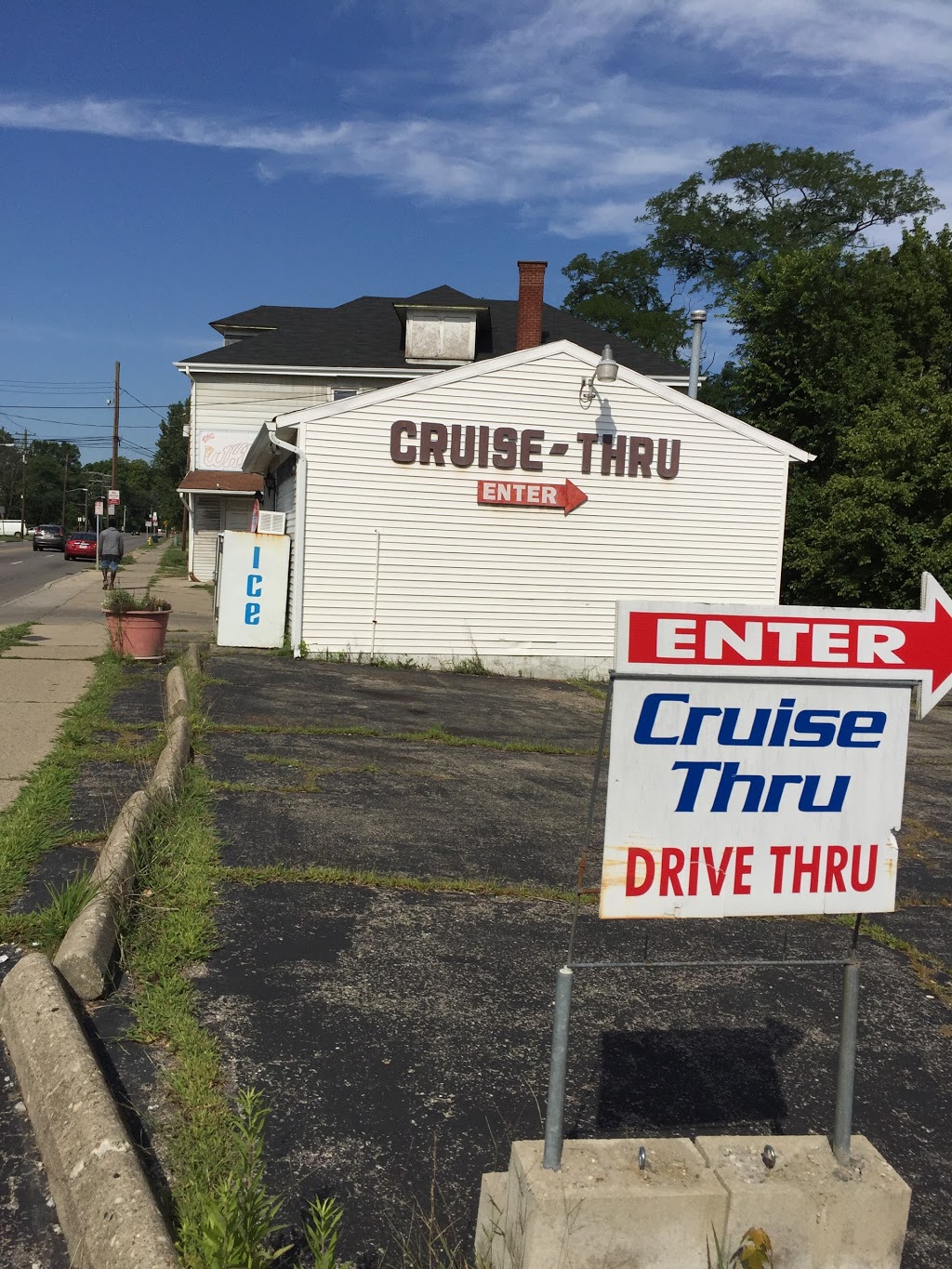 Vollrath Cruise Thru | 2608 Harrison Ave, Cincinnati, OH 45211, USA | Phone: (513) 661-7388