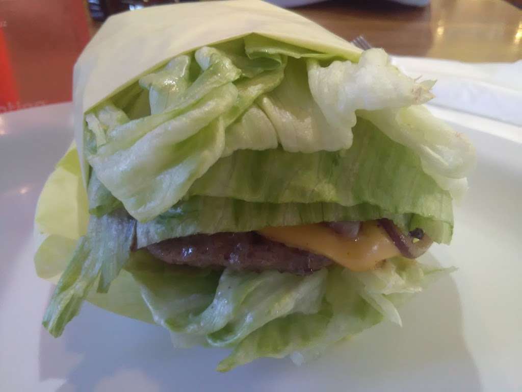 Burgerlicious | 21044 Bear Valley Rd, Apple Valley, CA 92308, USA | Phone: (760) 247-4999