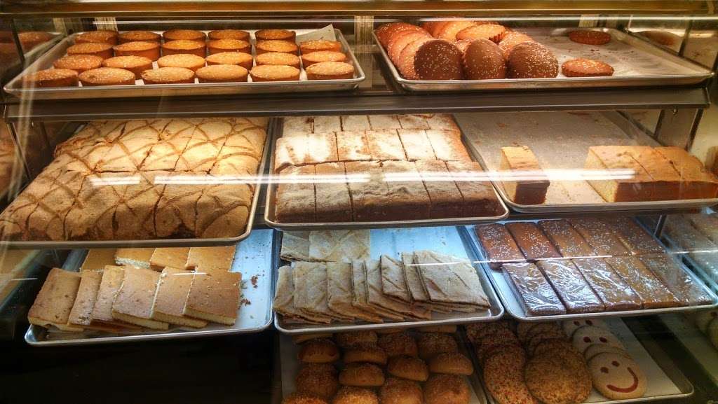 Medranos Bakery & Salvadoran Food | 3001 W Pioneer Dr, Irving, TX 75061, USA | Phone: (972) 513-2498