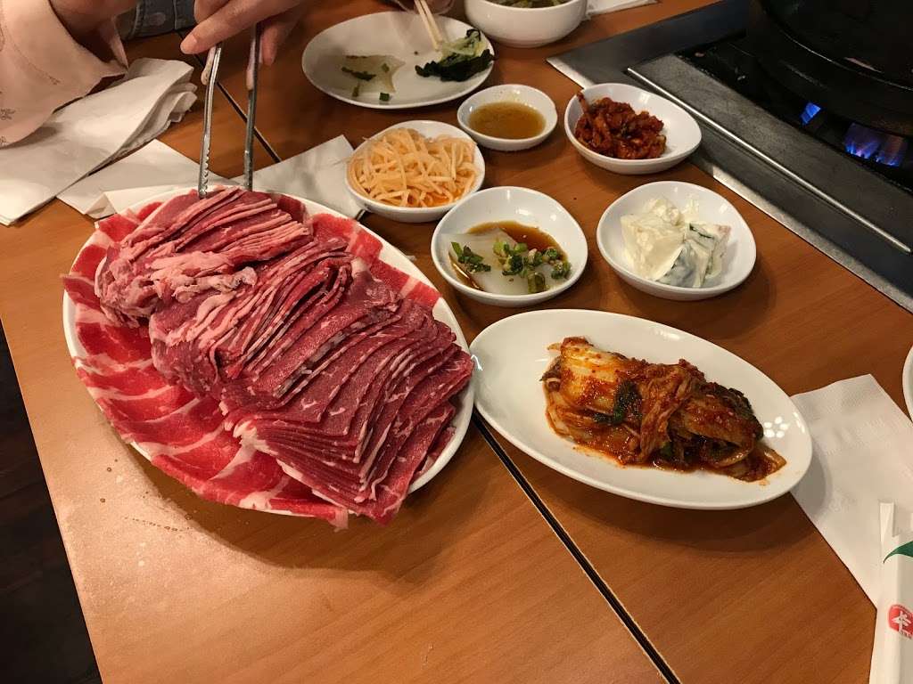 Cho Sun Ok Restaurant | 4200 N Lincoln Ave, Chicago, IL 60618, USA | Phone: (773) 549-5555