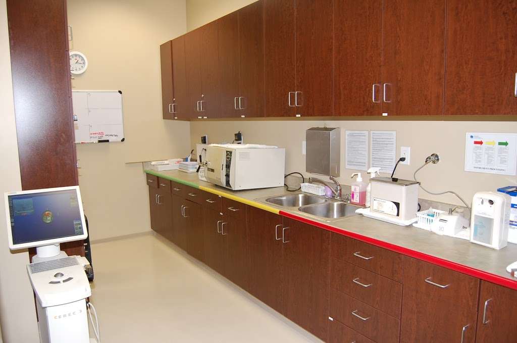 Lake Forest Dental Group and Orthodontics | 23704 El Toro Rd Ste A, Lake Forest, CA 92630, USA | Phone: (949) 770-9355