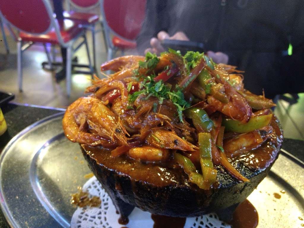 GRINGOS Mariscos and Beer | 4209 W Washington Blvd #104, Los Angeles, CA 90019 | Phone: (323) 737-3977