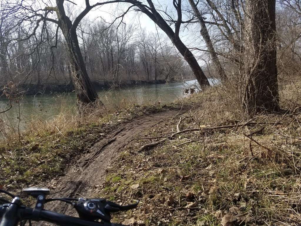Town Run Trail Park (South Loop) | 8825 River Rd, Indianapolis, IN 46240, USA