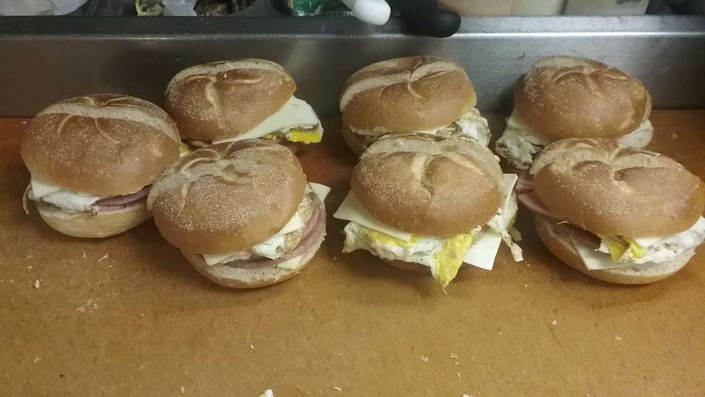Lucky7 Deli | 408 NJ-70, Lakehurst, NJ 08733, USA | Phone: (732) 657-3100
