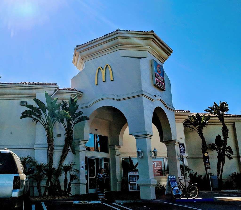 McDonalds | Photo 3 of 10 | Address: 605 S Rose Ave, Oxnard, CA 93030, USA | Phone: (805) 240-7676