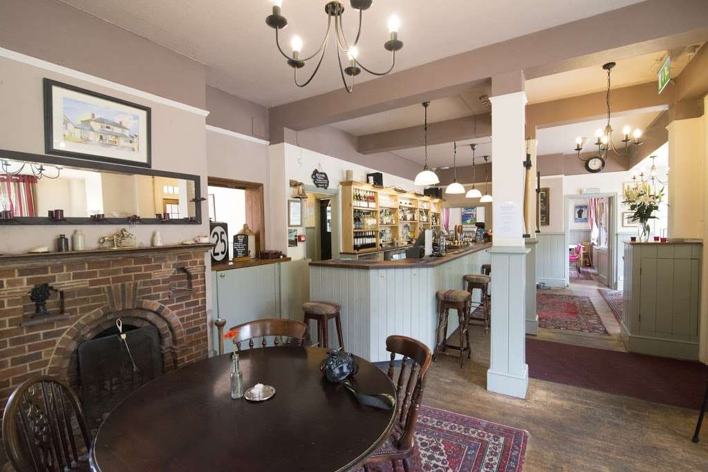 The Junction Inn | Park View, Station Rd, Groombridge, Tunbridge Wells TN3 9RB, UK | Phone: 01892 864275