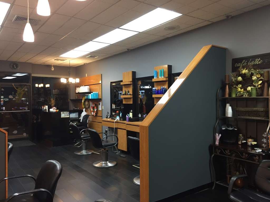 Sizzles Salon Ltd | 77 E Main St, Huntington, NY 11743, USA | Phone: (631) 549-2887