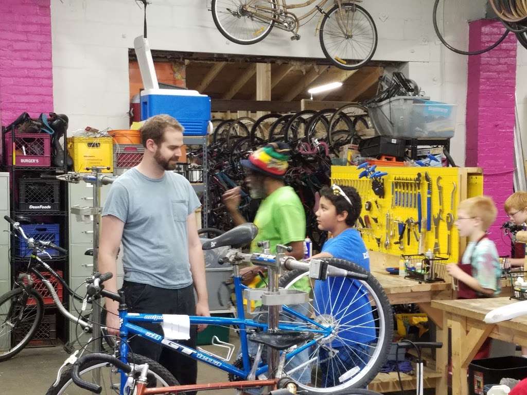 Freewheelin Bikes (T-F 12-6, Sat 10-6) | 3355 Central Ave, Indianapolis, IN 46205 | Phone: (317) 926-5440