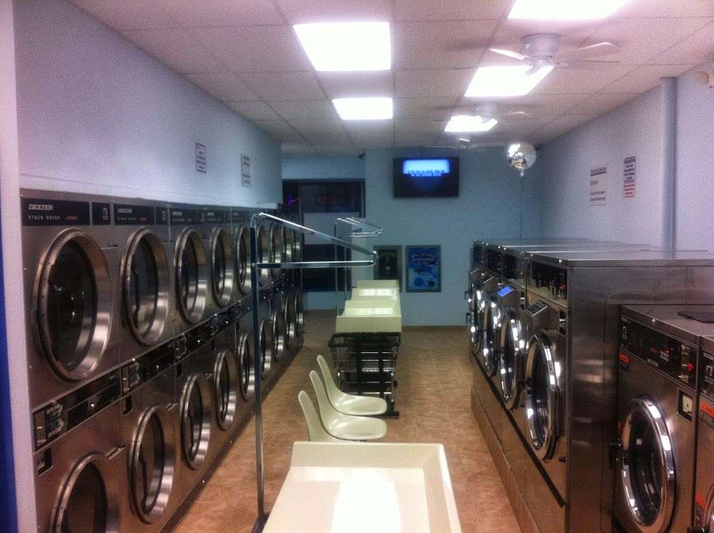 Ze-Plaza laundromat | 8 Amboy Ave, Metuchen, NJ 08840 | Phone: (732) 709-3391