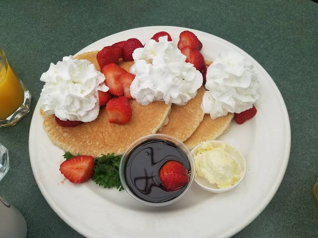 Wilmas Patio Restaurant | 203 Marine Ave, Newport Beach, CA 92662, USA | Phone: (949) 675-5542