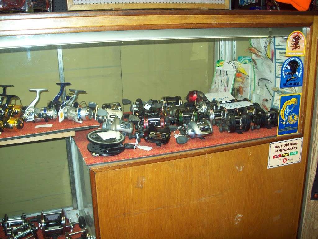 DiGlorias Sport Shop | 53 Merrimack St, Methuen, MA 01844, USA | Phone: (978) 689-4121