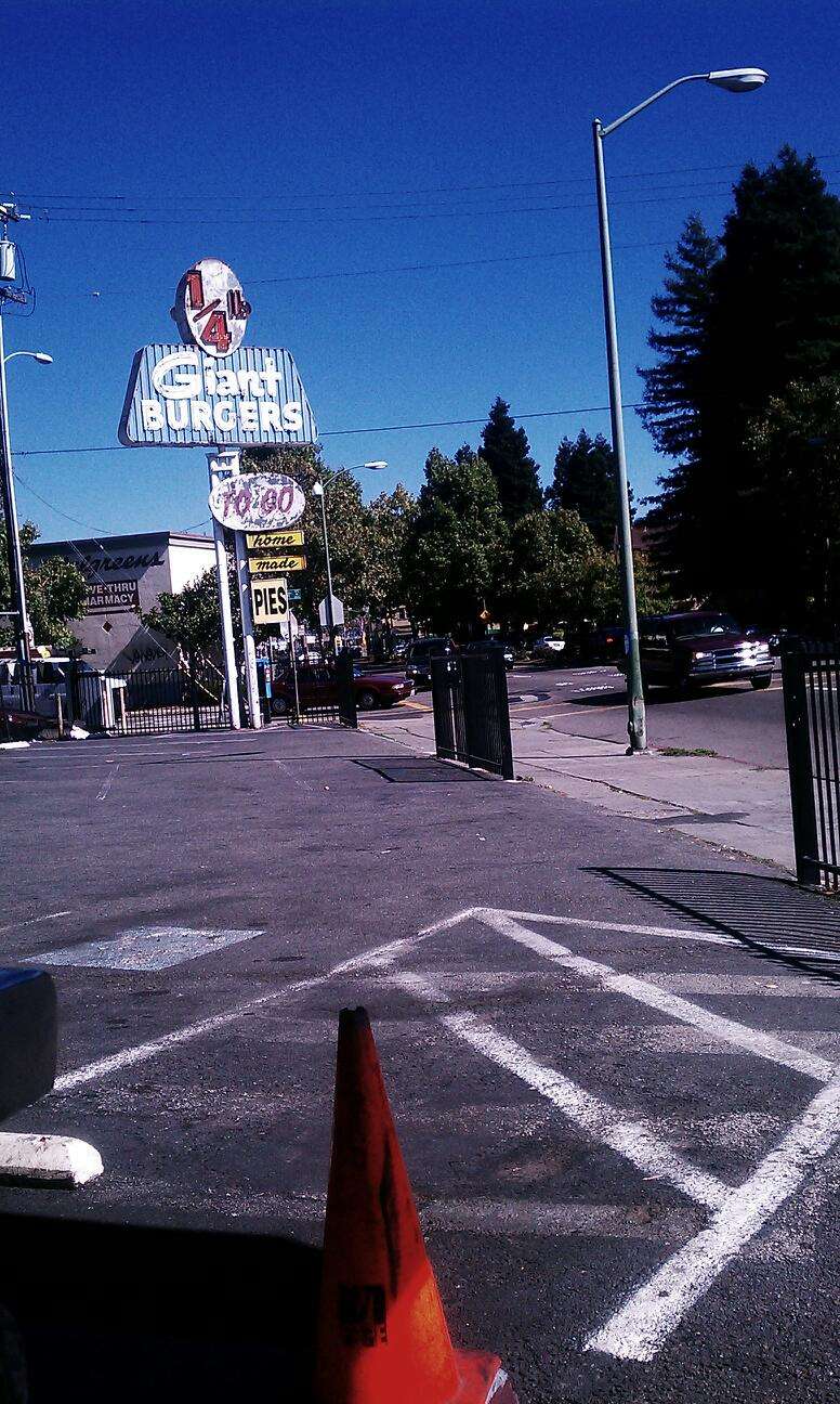 Quarter Pound Giant Burger | 8026 International Blvd, Oakland, CA 94621 | Phone: (510) 569-2380