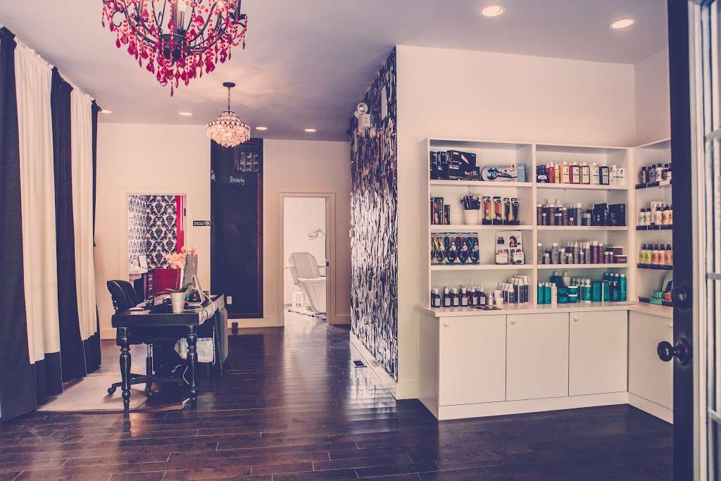 The Parlor Salon And Apothecary | 398 Washington St, Wellesley Hills, MA 02481, USA | Phone: (781) 237-2121